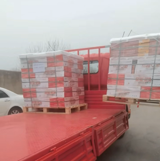 Lithium ion battery charger for deep cycle lithium battery application
